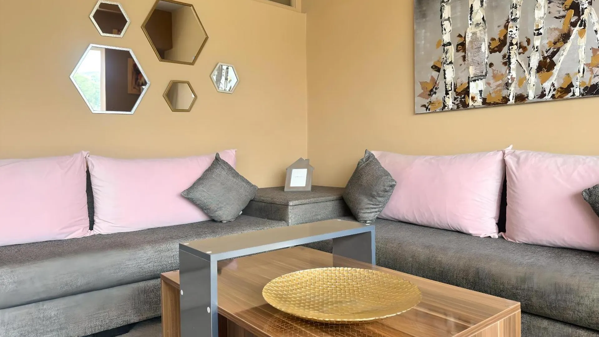 Cosy Appartement Au Super Centre Ville Avec Vue Partielle Sur Le Parc Agádír