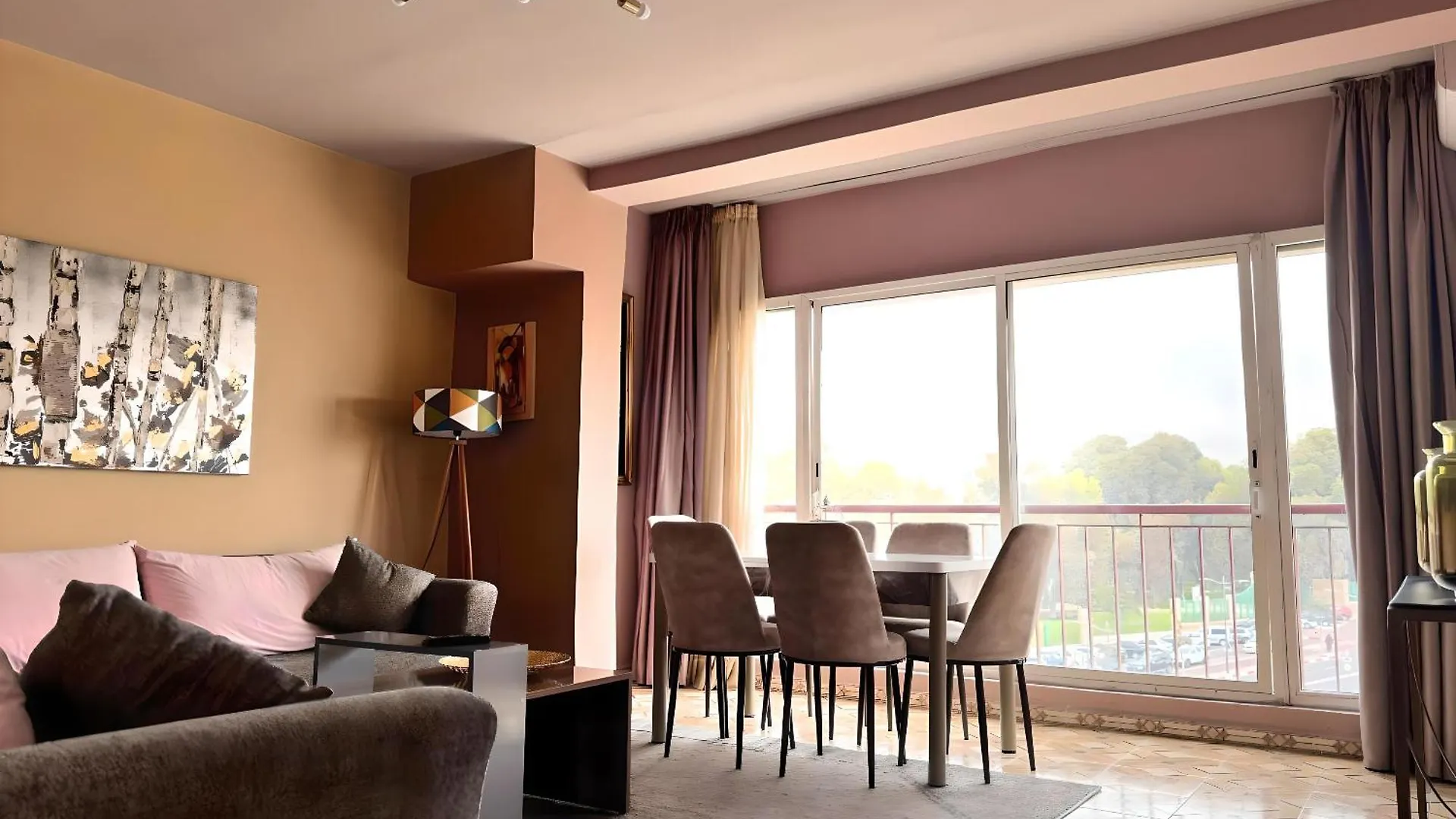 Cosy Appartement Au Super Centre Ville Avec Vue Partielle Sur Le Parc Agádír Apartmán